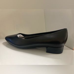 Easy Spirit Caldise Leather Low Heel Dress Shoes